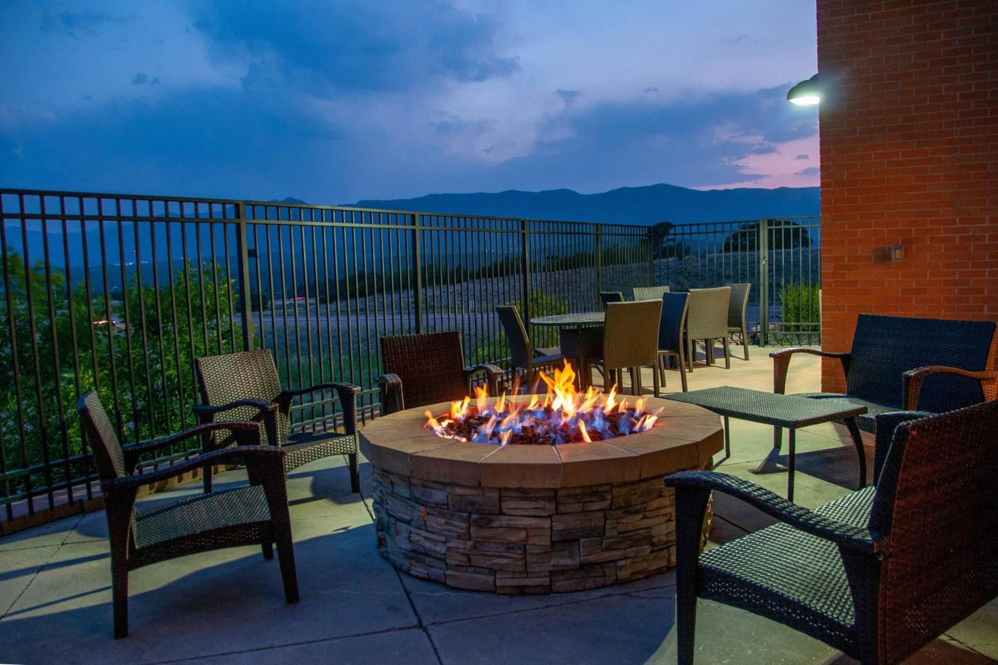 Fairfield Inn And Suites By Marriott Colorado Springs North Air Force Academy Gleneagle Exteriör bild
